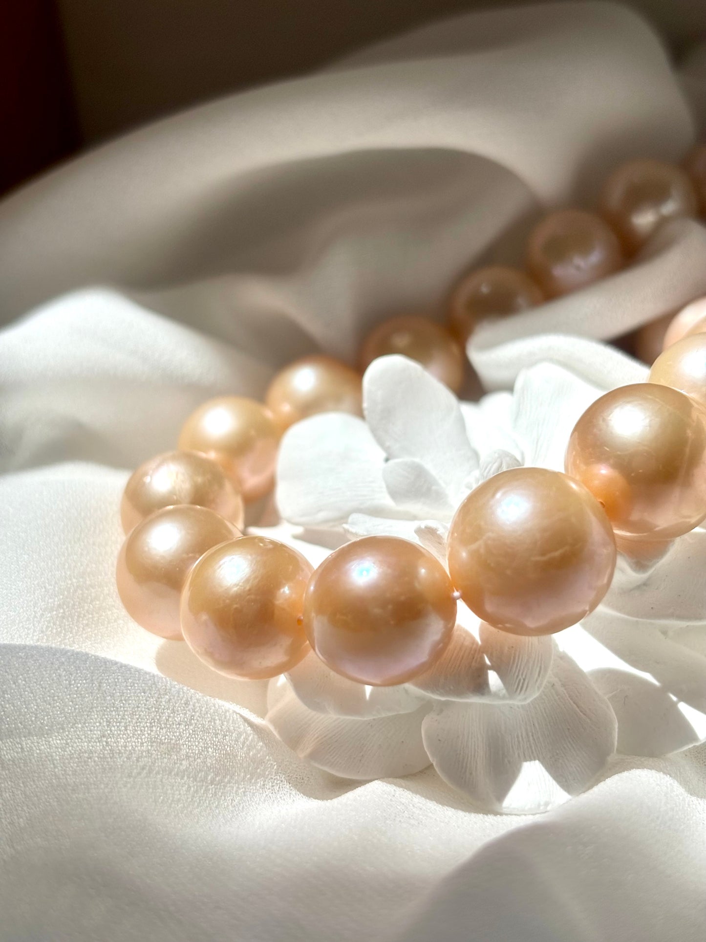 Orange Jasmine Bloom – Warm Peach Glow Pearl Necklace