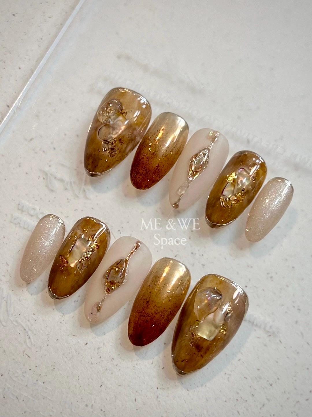 Luxury golden amber seashell theme press on nail