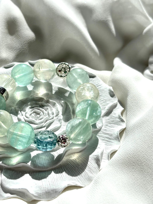 Fresh Golden Kiwi Mint Bubble Party Bracelet with Intricate Charms