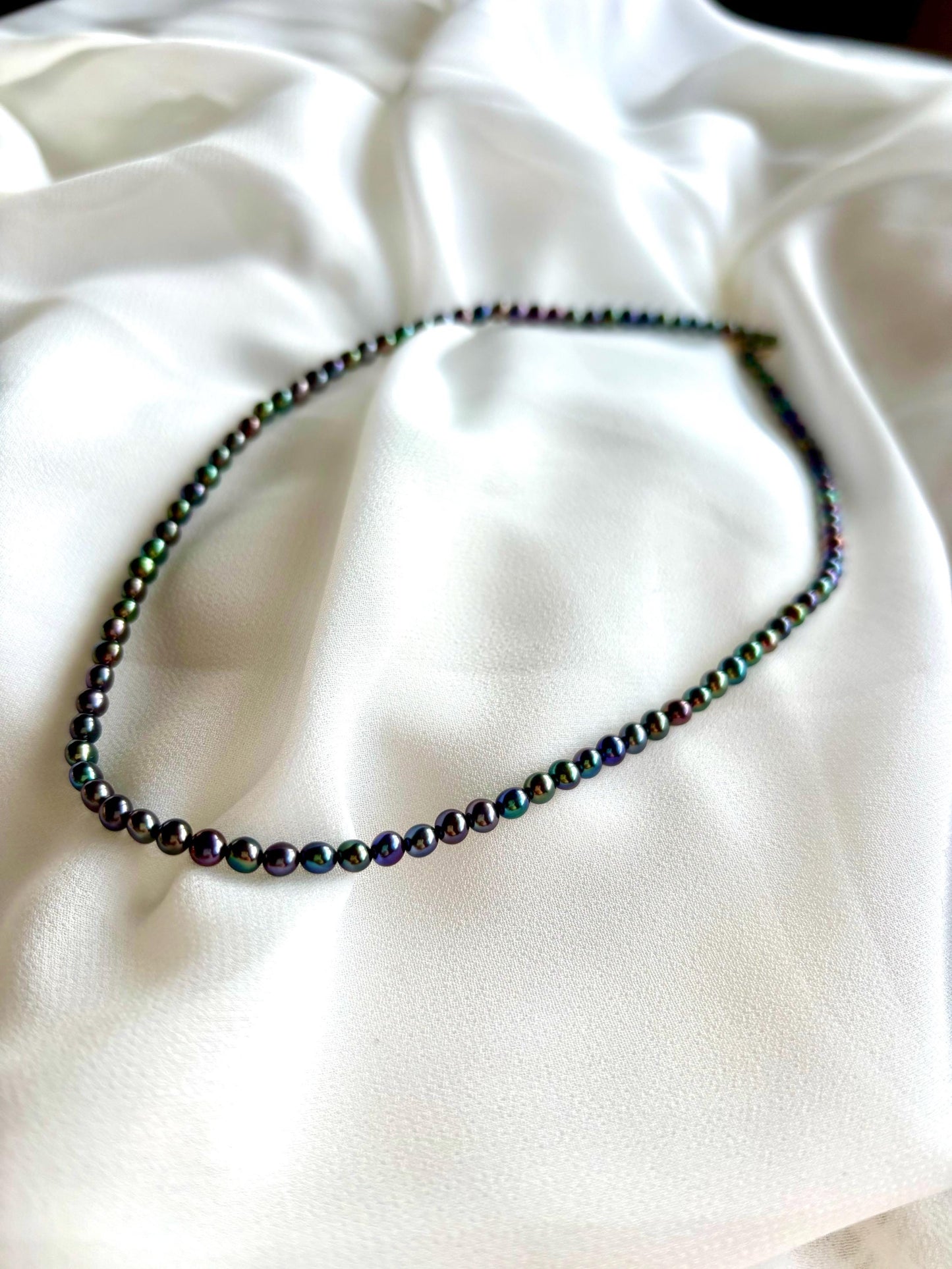 Tahiti Pearl Necklace – 4mm Beads with Dark Green, Blue, and Purple Iridescence, 40cm (AAA Luster)