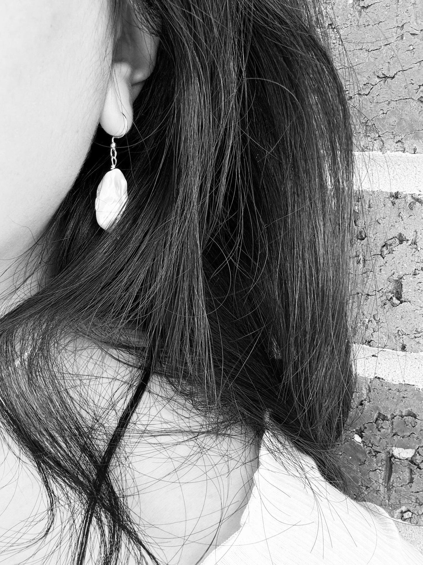 Fish Tail White Freshwater Baroque Earrings – Natural Shape & Color, Organic B