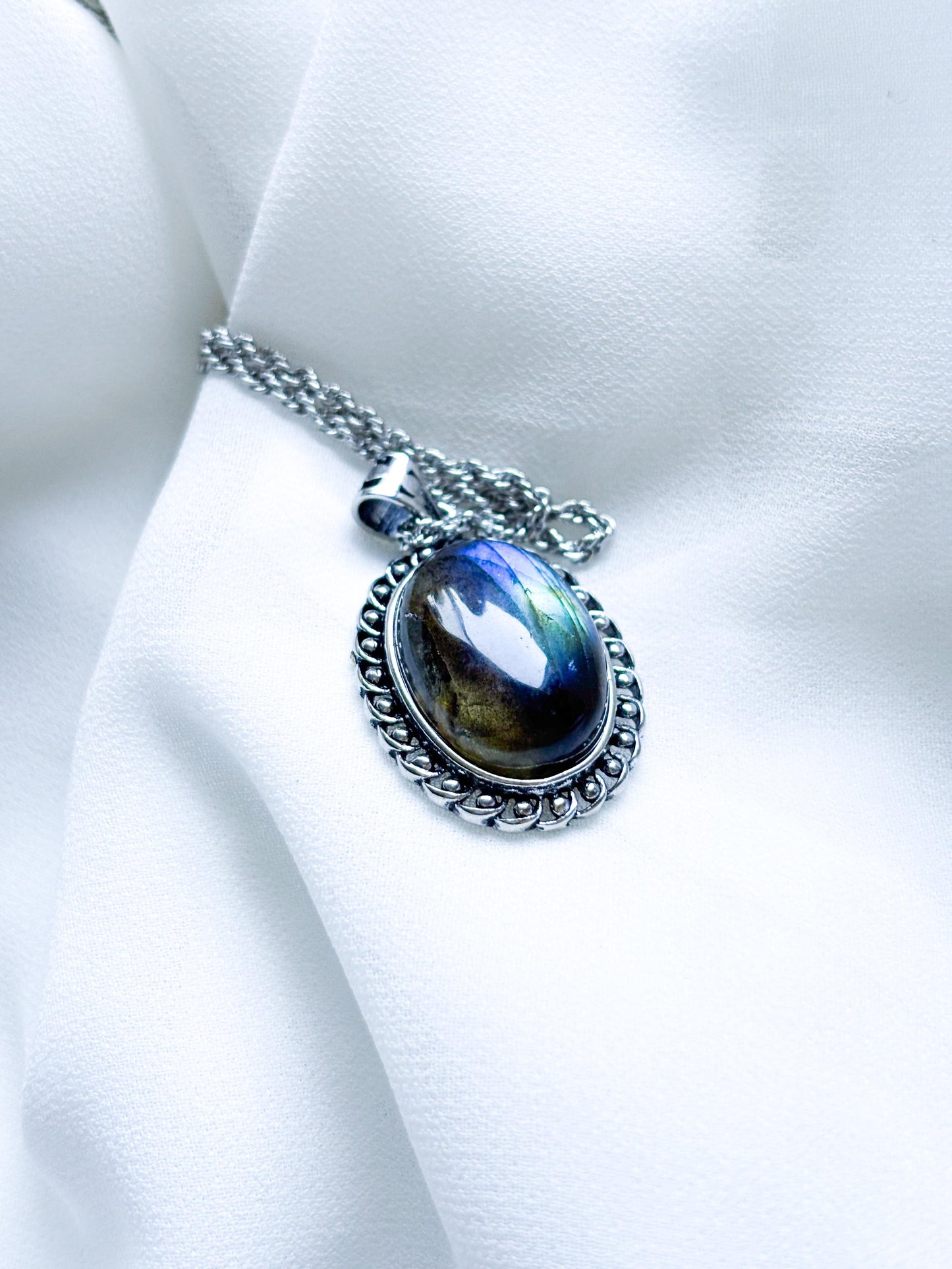 Midnight Aurora Labradorite Statement Necklace – 50cm, Iridescent Blue-Gold Glow