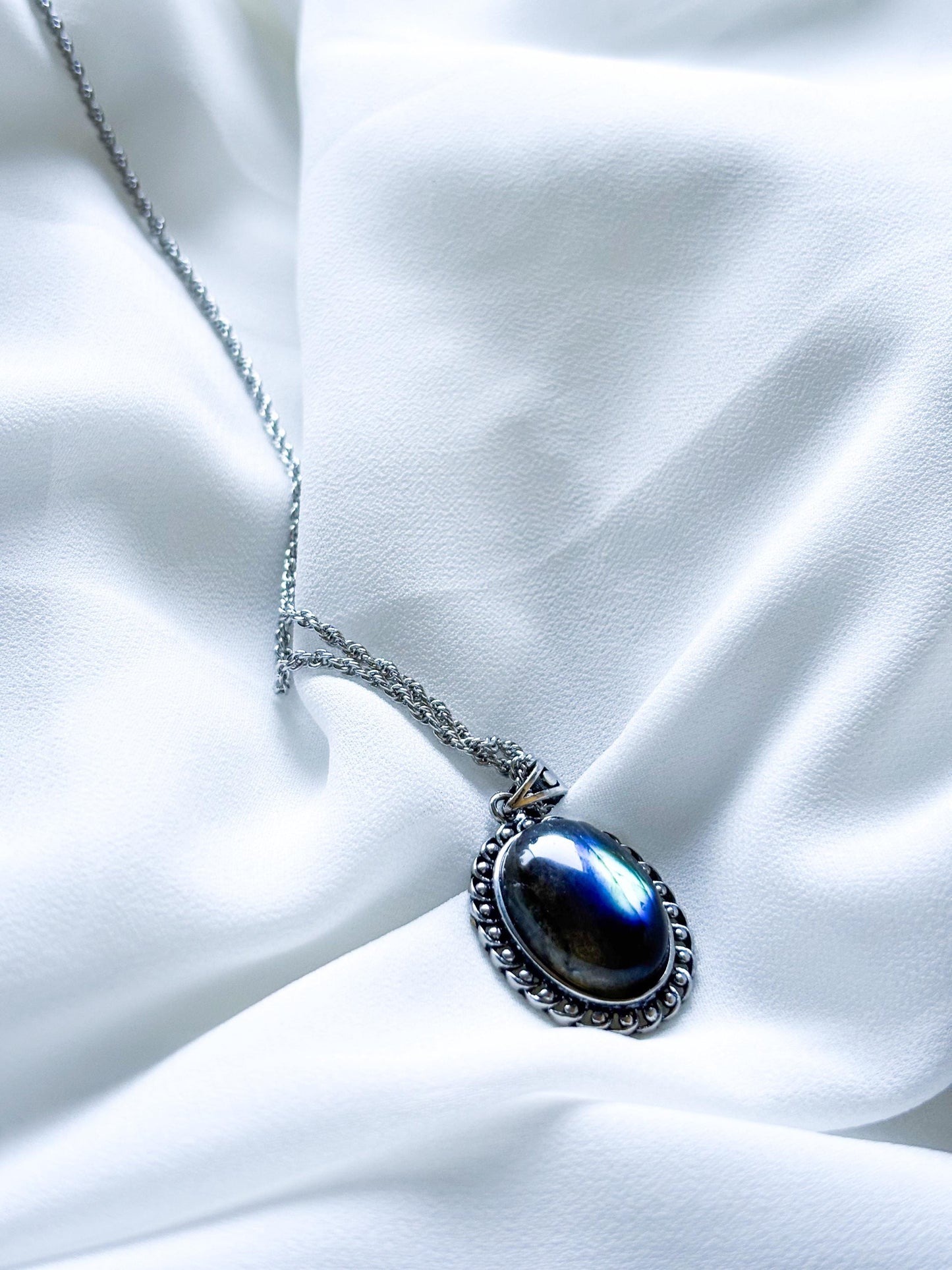 Midnight Aurora Labradorite Statement Necklace – 50cm, Iridescent Blue-Gold Glow