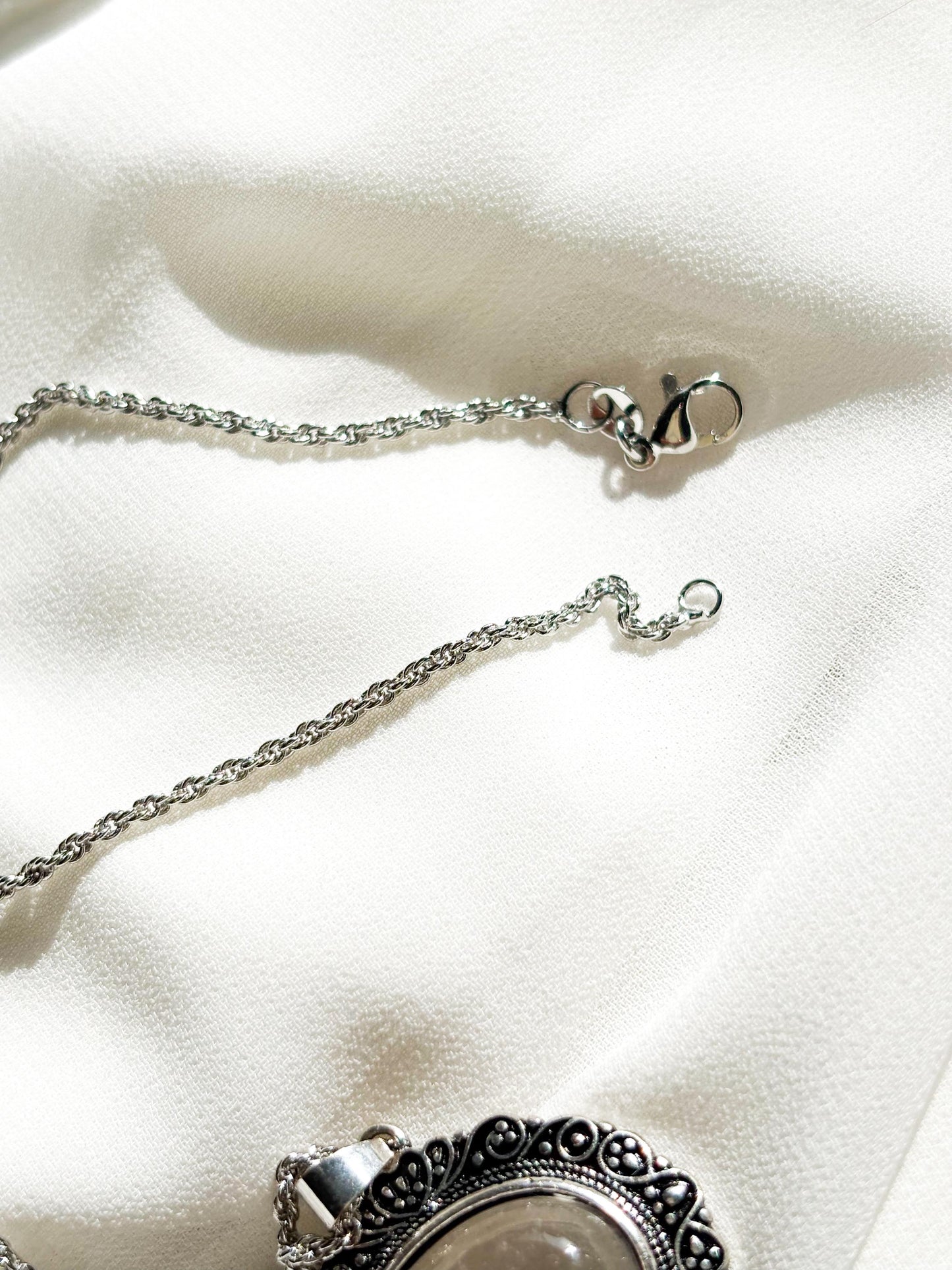 Eternal Elegance – Vintage Statement Necklace with Clear Quartz Pendant