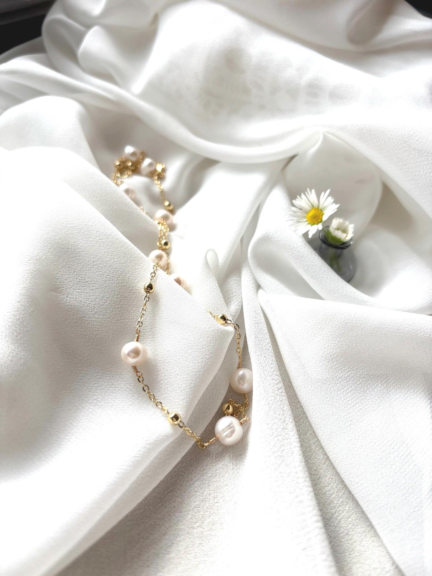 Petite Pearl Elegance: Freshwater Choker Necklace (AA+ Luster)