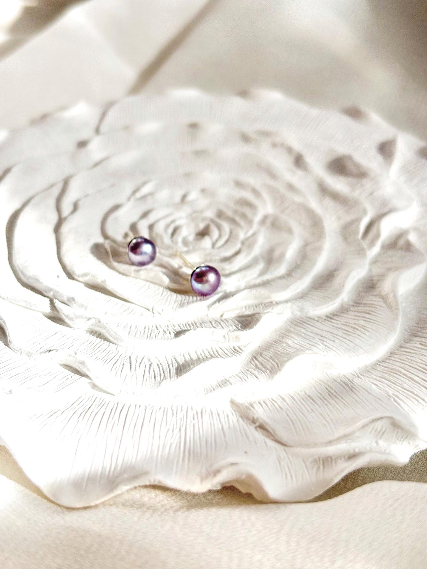 Lavender Glow – Sterling Silver Pearl Stud Earrings