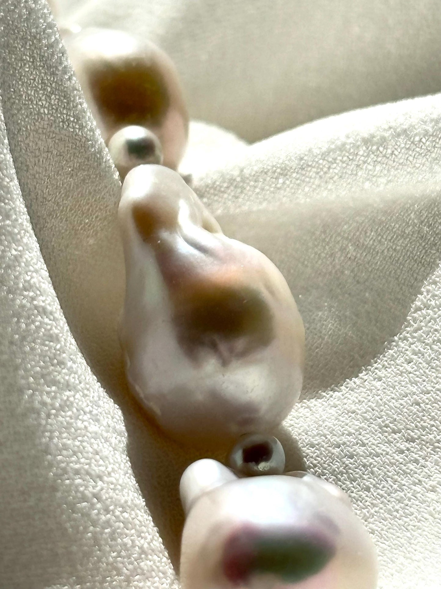 Mystic Ocean Tides – White Baroque Fish-Tail Pearl Necklace 925 Sterling Silver ( AA+ Luster )