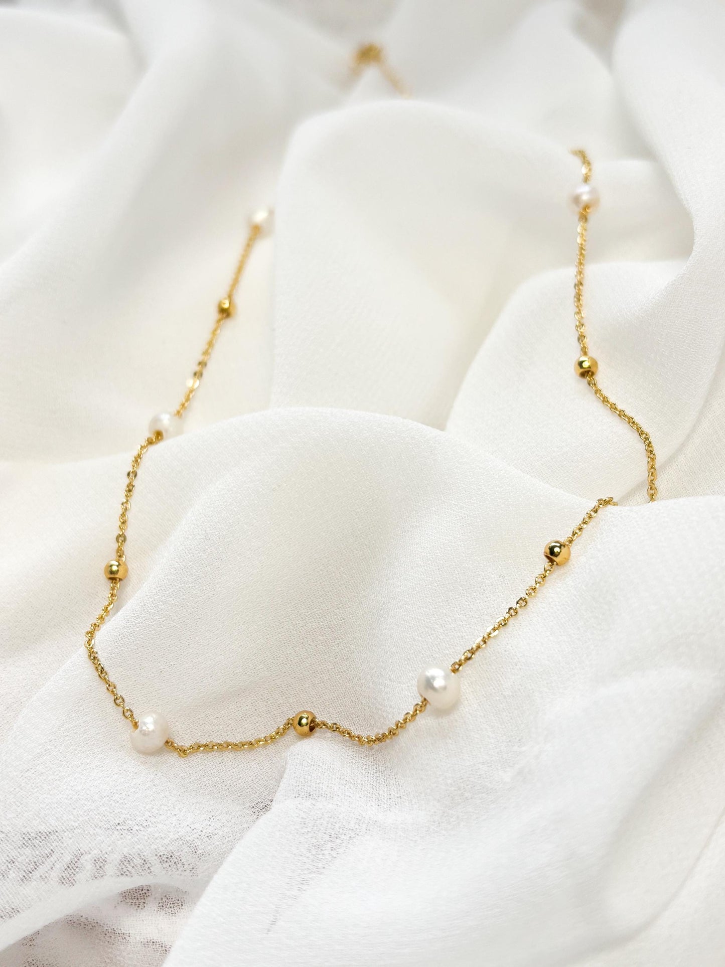 Petite Pearl Elegance: Freshwater Choker Necklace (AA+ Luster)