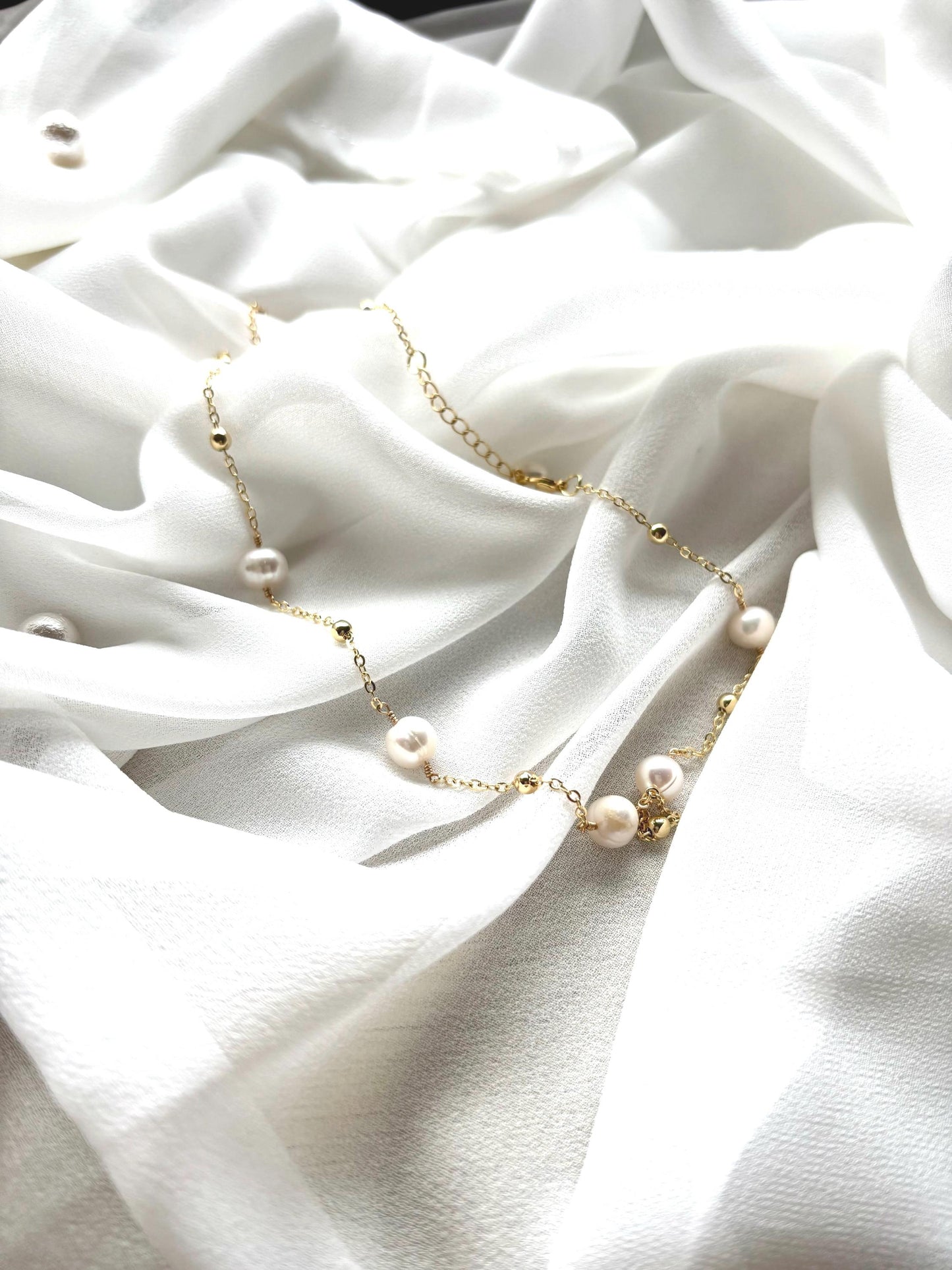 Petite Pearl Elegance: Freshwater Choker Necklace (AA+ Luster)