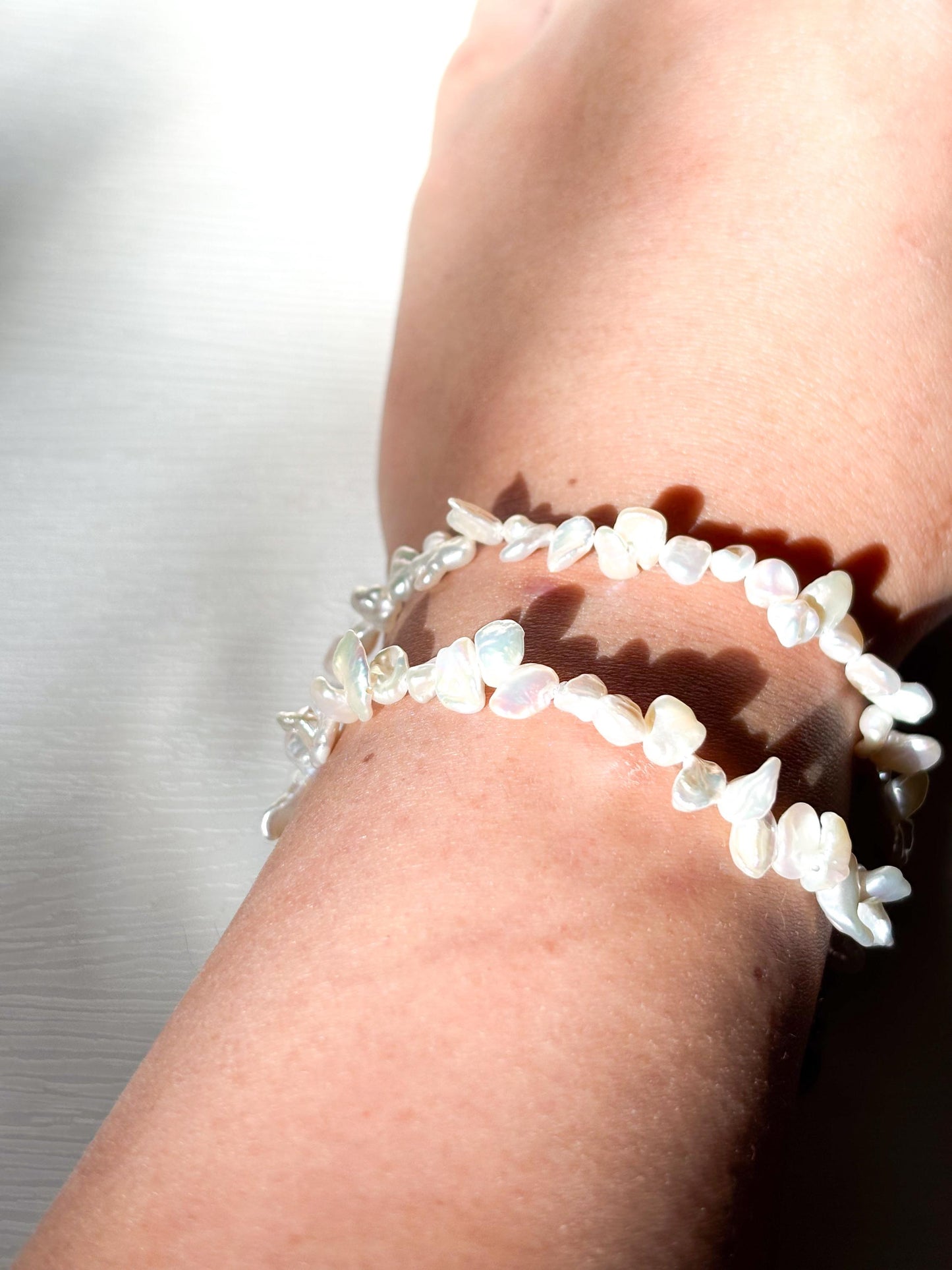 White Baroque Petal Pearl Choker & Classic Pearl Studs
