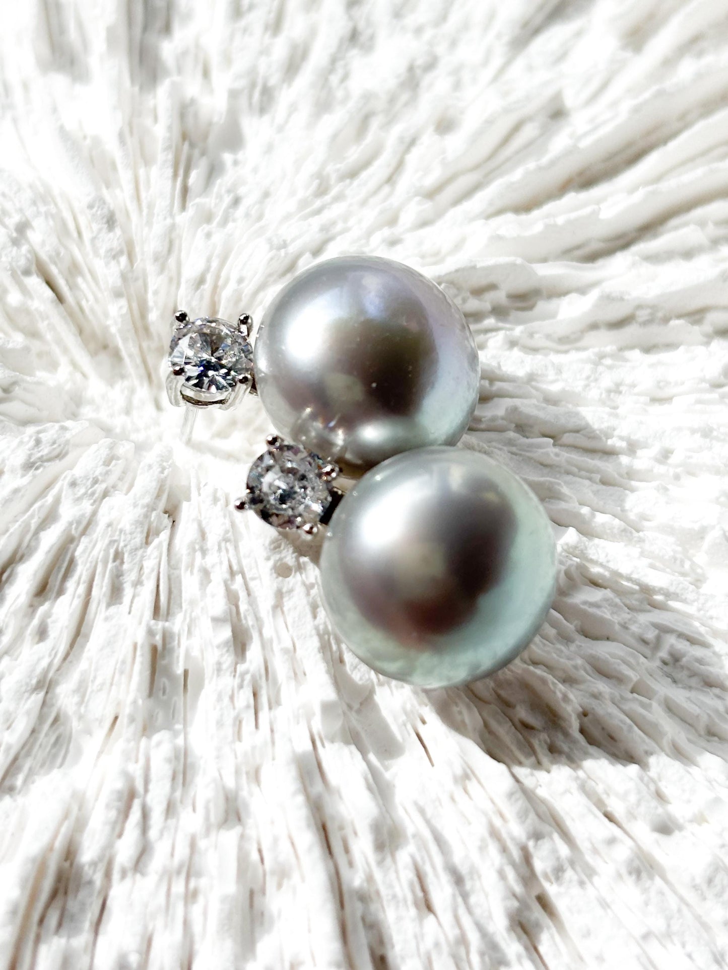Celestial Grace – 12.5mm Grey Pearl & Moissanite Crown Stud Earrings