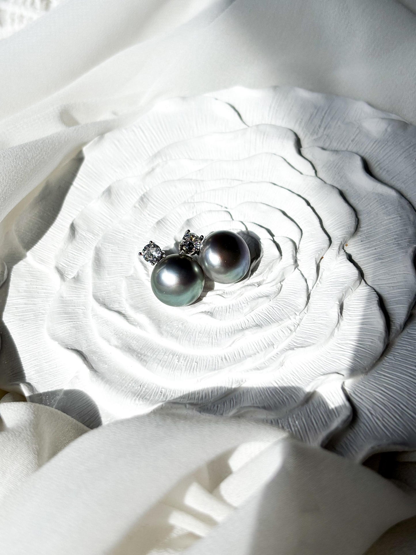 Celestial Grace – 12.5mm Grey Pearl & Moissanite Crown Stud Earrings