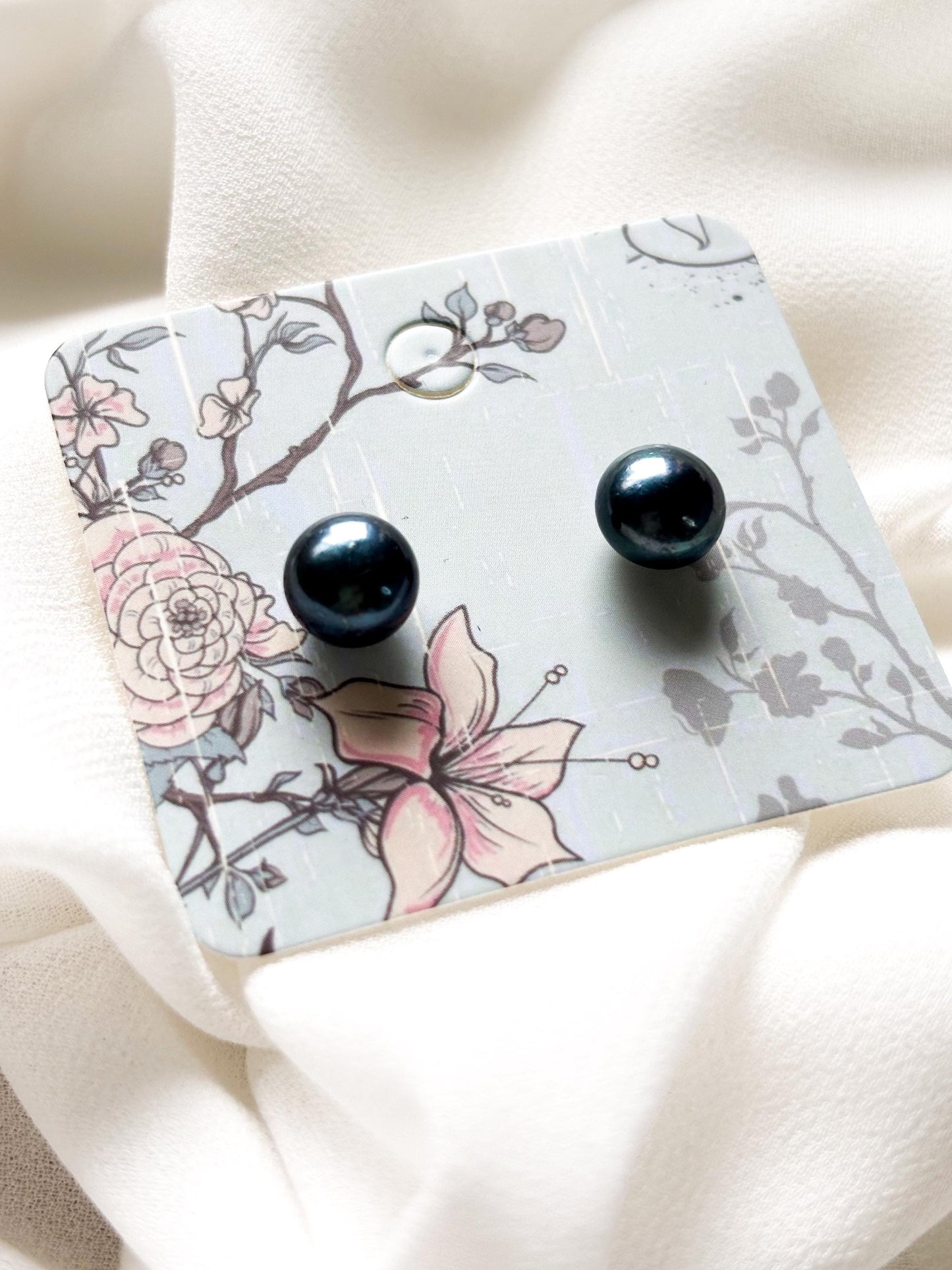 Indigo Pop – 7mm Dark Blue Pearl Stud Earrings