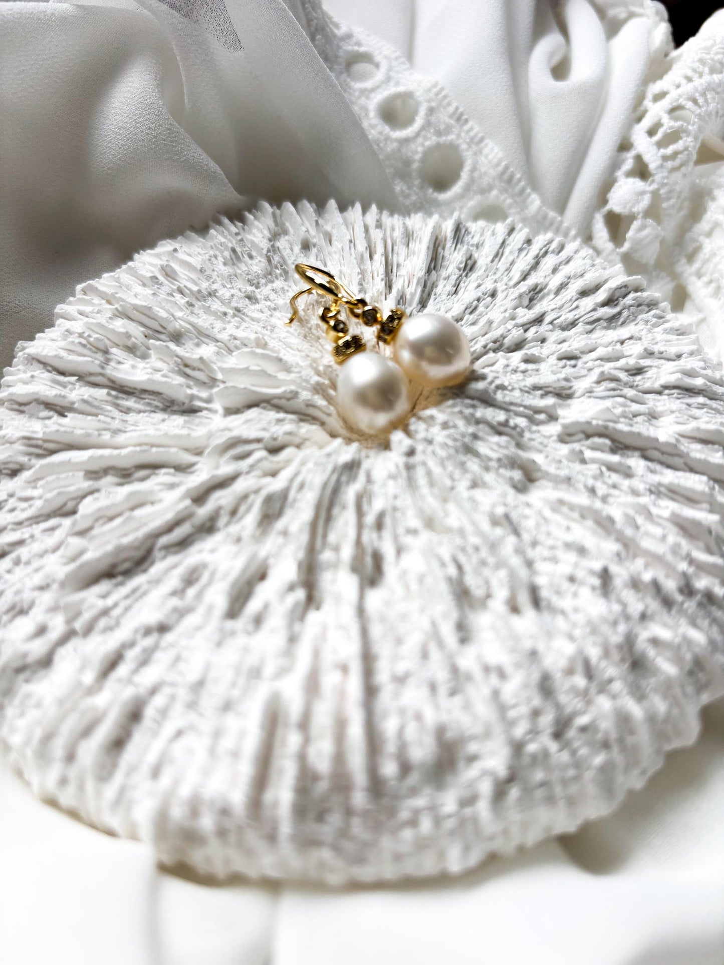 Celeste Glow – White Oval Pearl & Zircon Drop Earrings