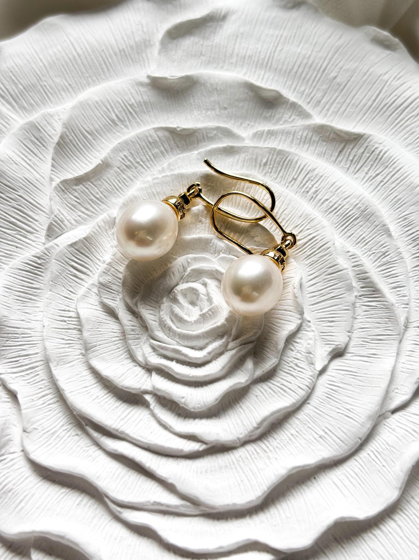 Celeste Glow – White Oval Pearl & Zircon Drop Earrings