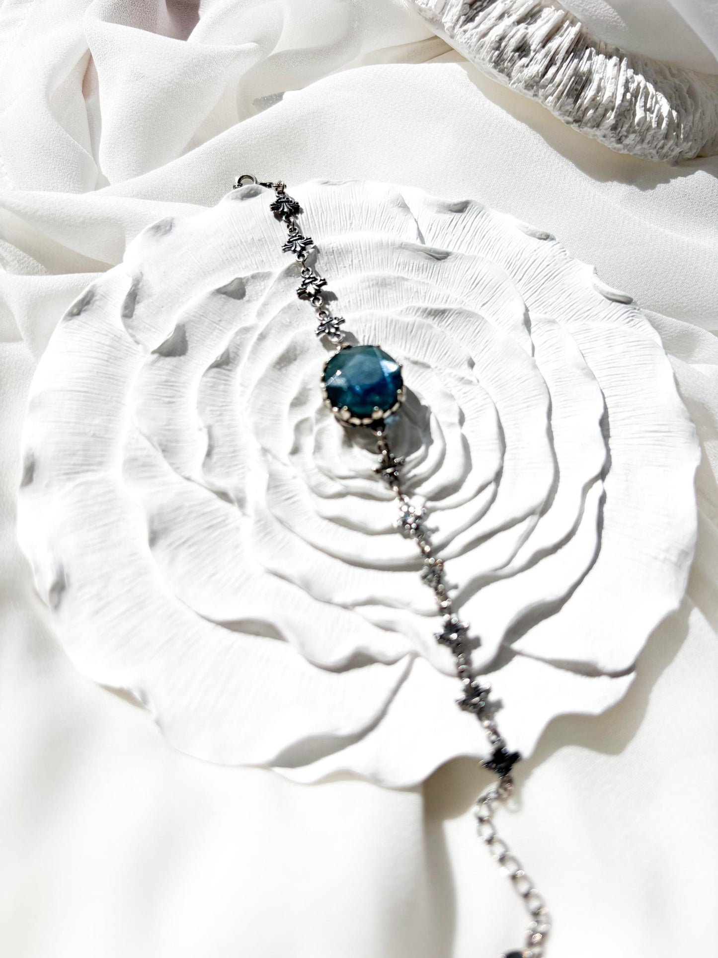 Starlit Echo – Vintage Blue Kyanite Bracelet
