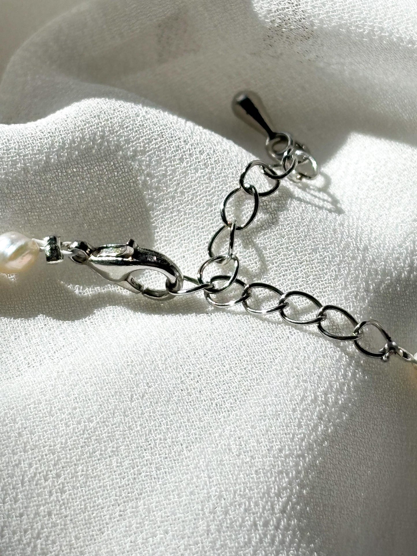 Moonveil – Layered Teardrop & Coin Pearl Necklace