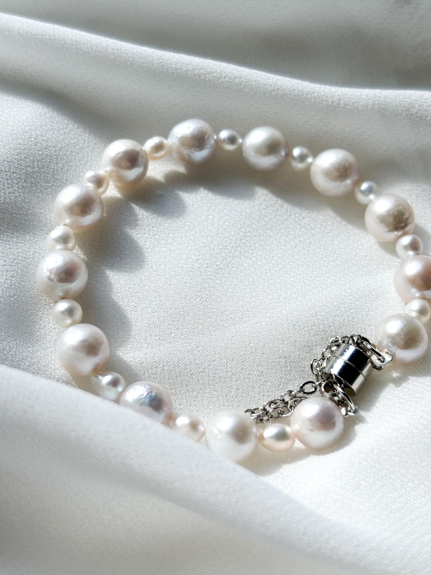 Ethereal Glow – White Freshwater Pearl Bracelet