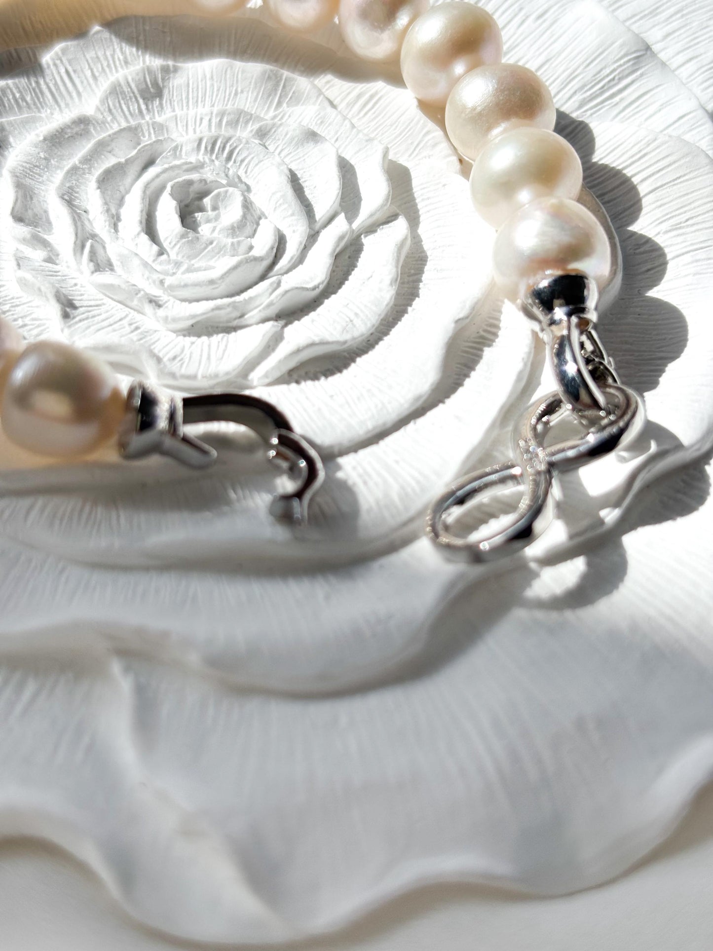 Moonlit Grace – White Freshwater Pearl Bracelet