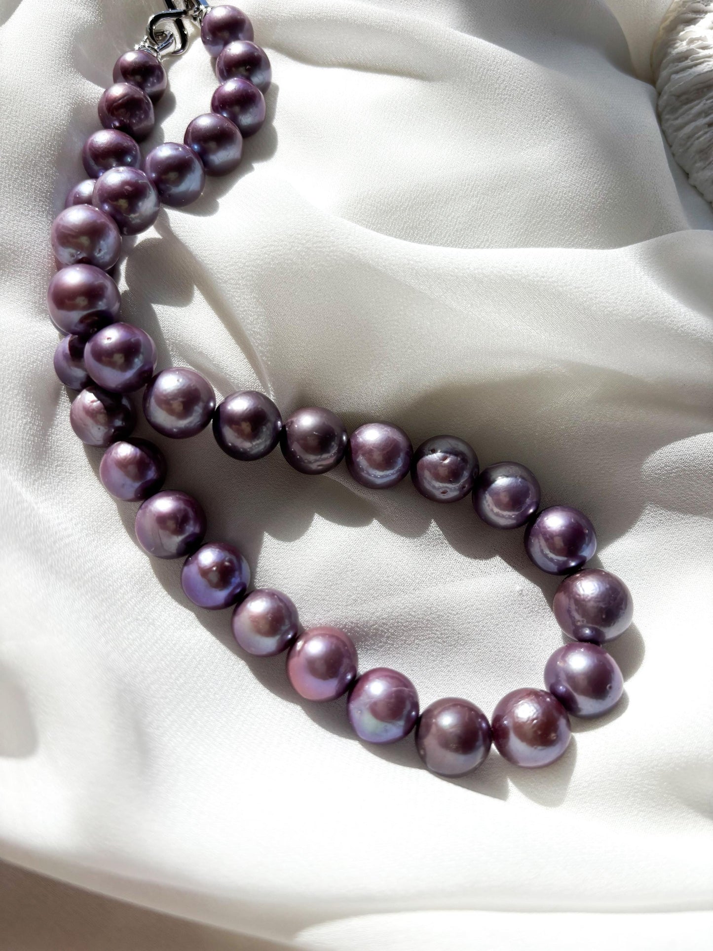 Midnight Iris – Dark Violet Edison Pearl Necklace