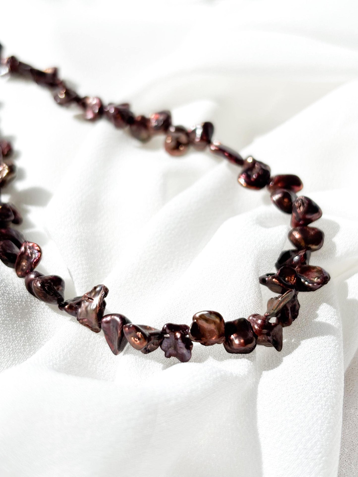 Golden Ember – Petal-Shaped Pearl Necklace