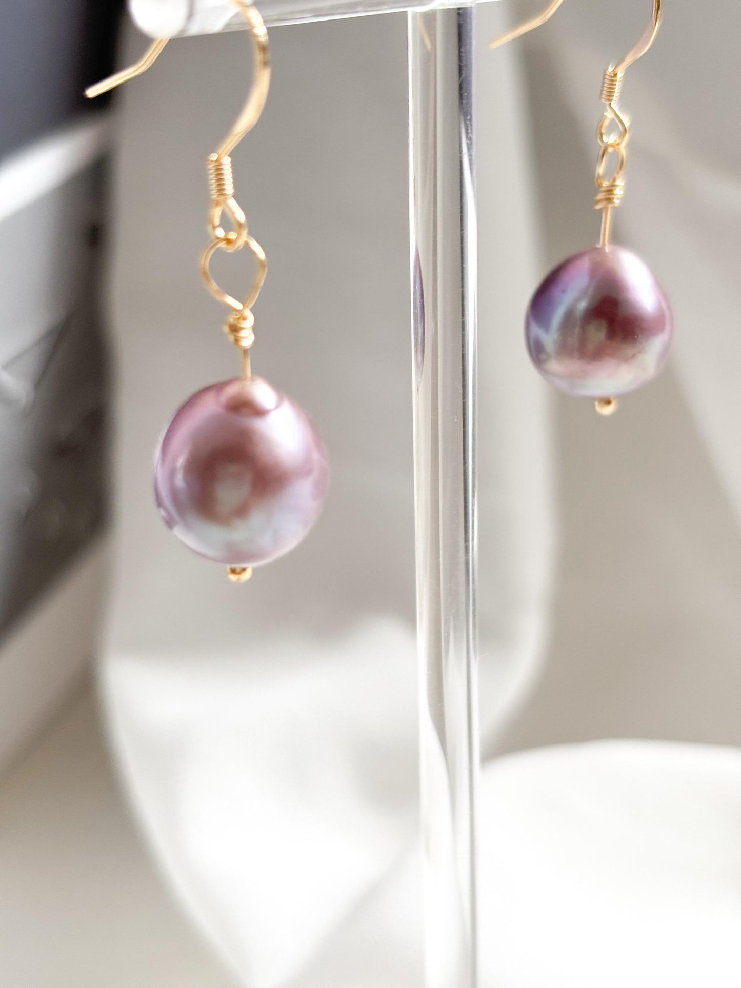 Blueberry Bubble Gum – Gold-Plated Edison Pearl Dangling Earrings