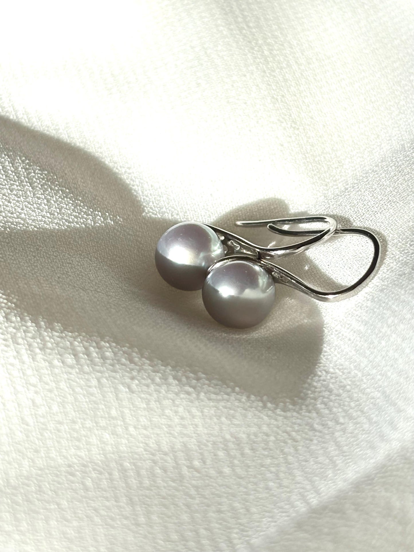 Grey Freshwater Pearl High Heel Earrings – 925 Sterling Silver