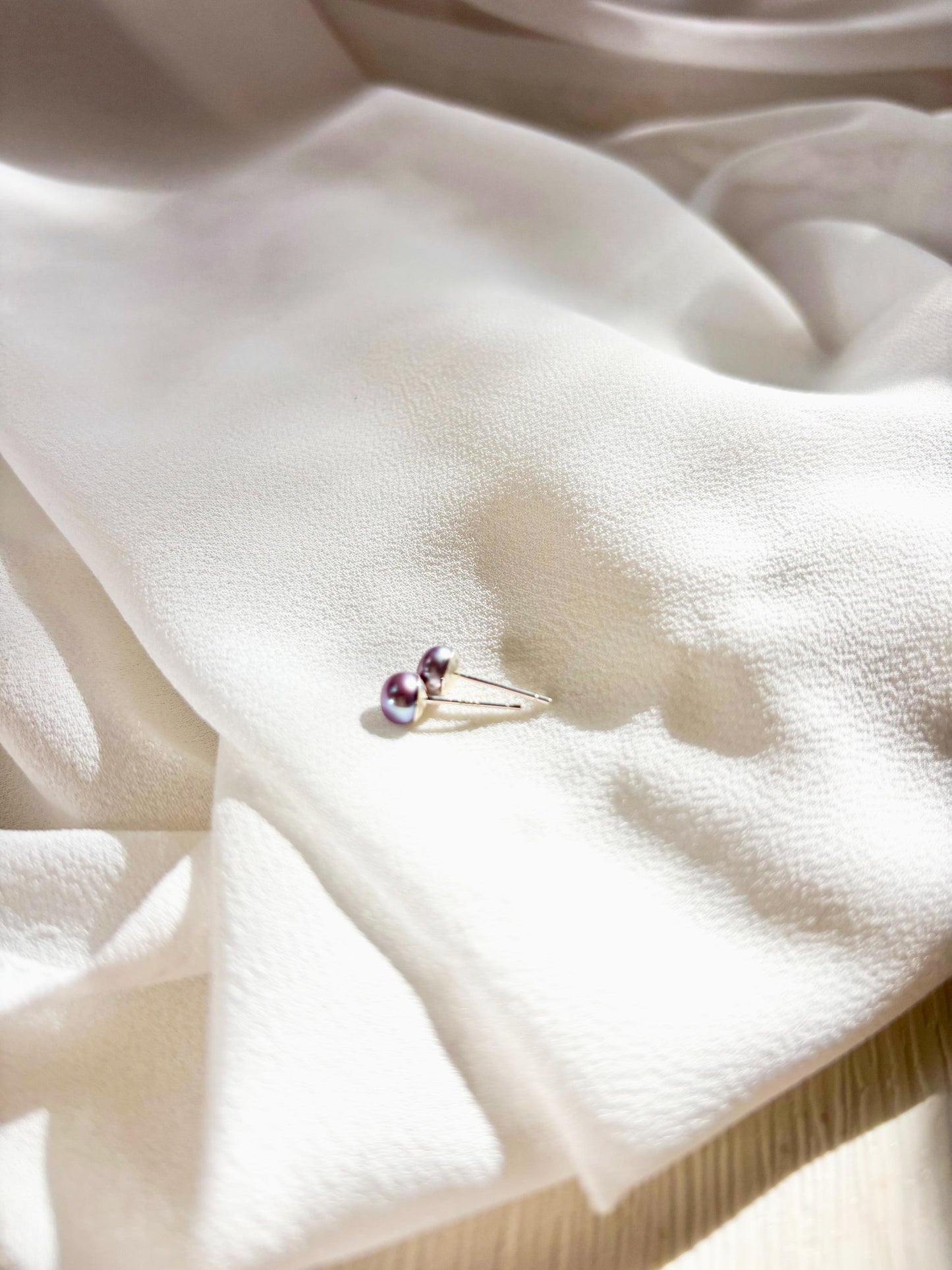 Lavender Glow – Sterling Silver Pearl Stud Earrings
