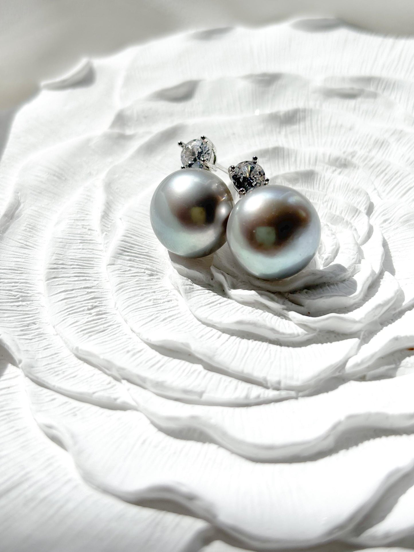 Celestial Grace – 12.5mm Grey Pearl & Moissanite Crown Stud Earrings