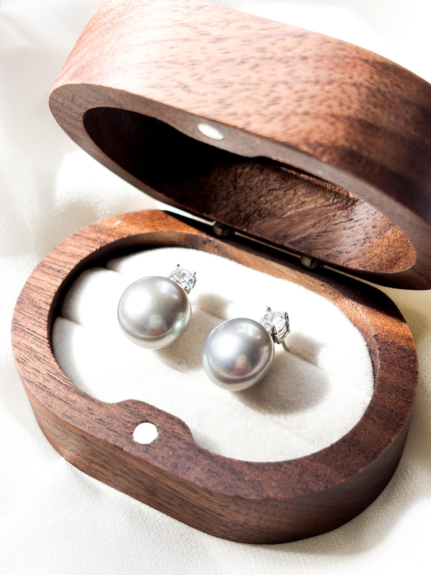Celestial Grace – 12.5mm Grey Pearl & Moissanite Crown Stud Earrings