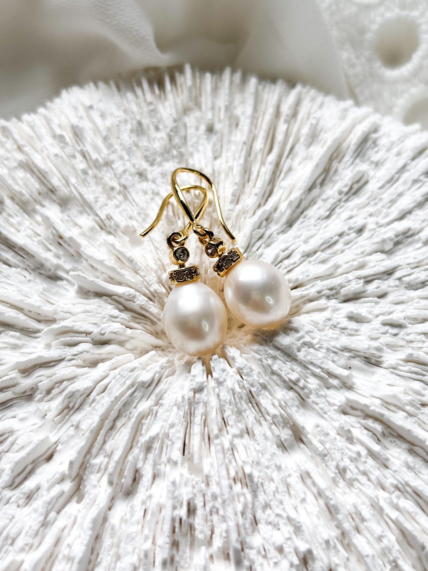 Celeste Glow – White Oval Pearl & Zircon Drop Earrings