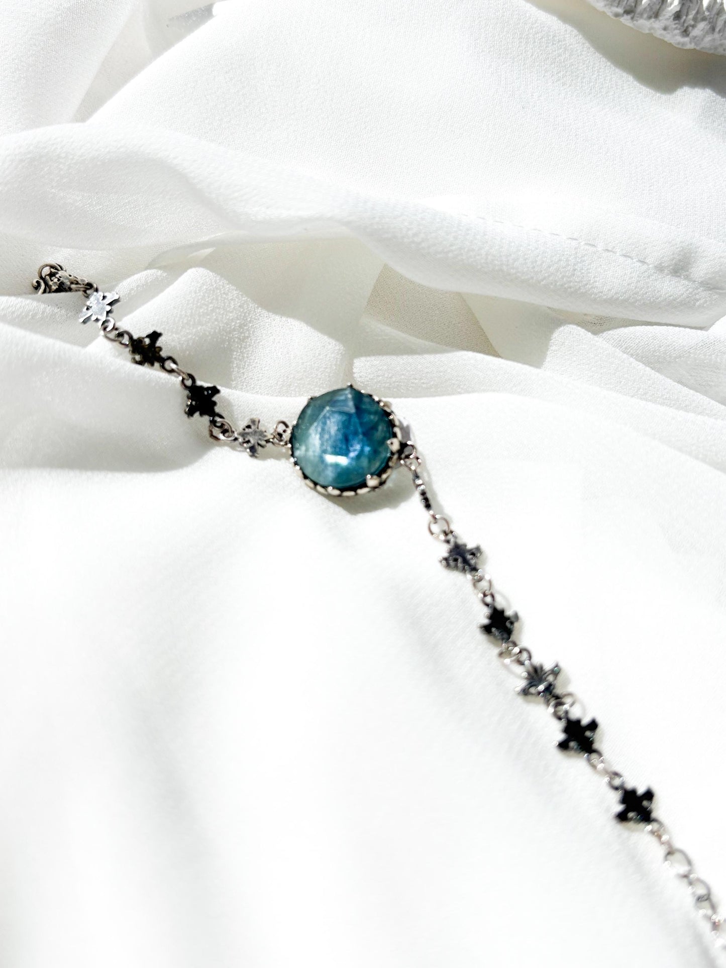 Starlit Echo – Vintage Blue Kyanite Bracelet