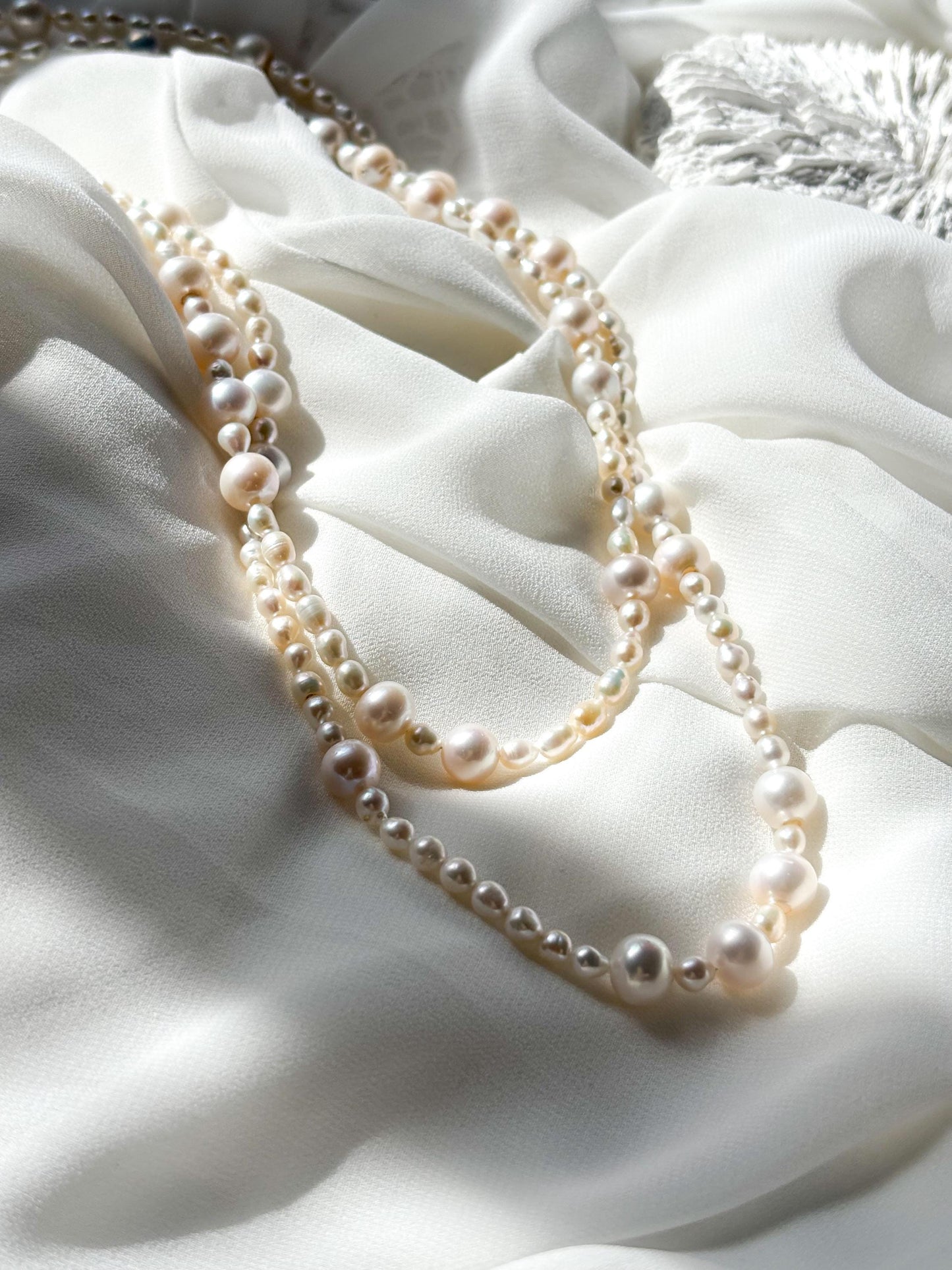 Moonlit Drift – Teardrop & Irregular Round Pearl Necklace