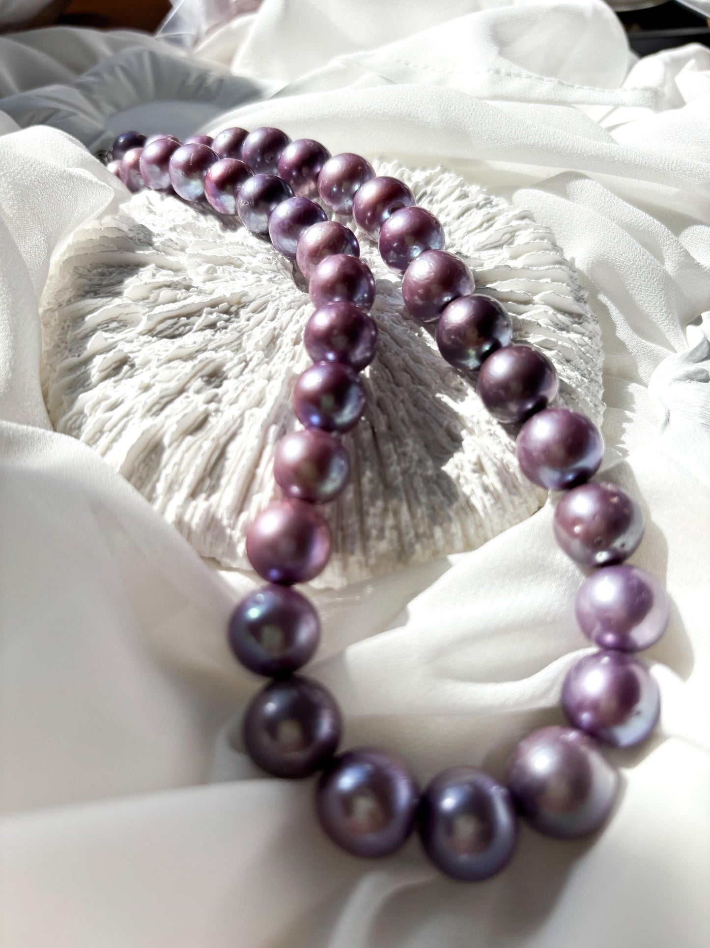 Midnight Iris – Dark Violet Edison Pearl Necklace