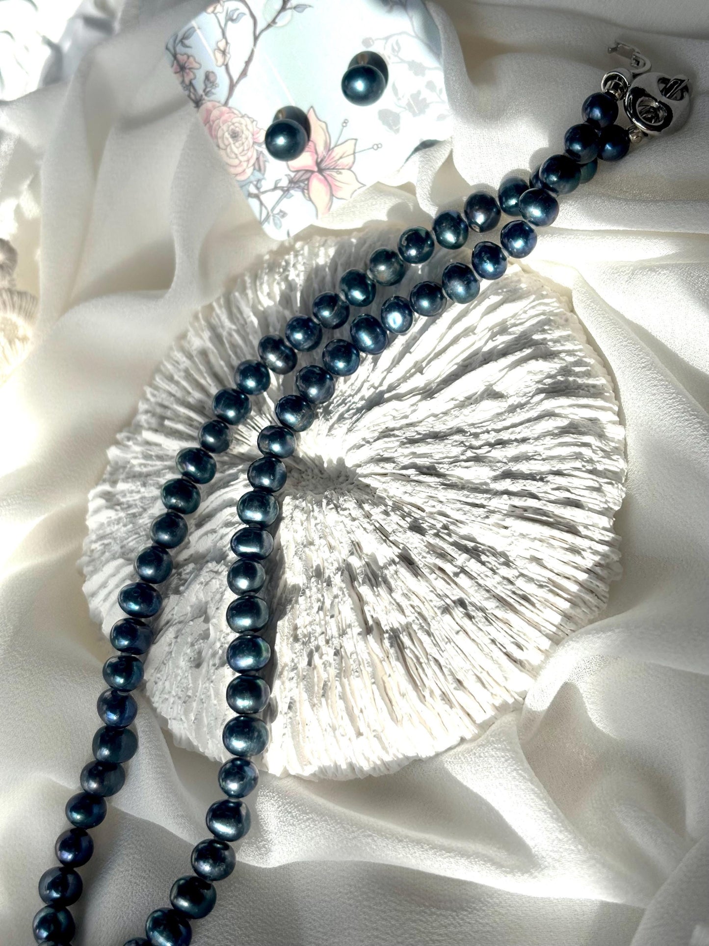 Dark funky blue city girl stylish natural pearls necklace (AA luster)