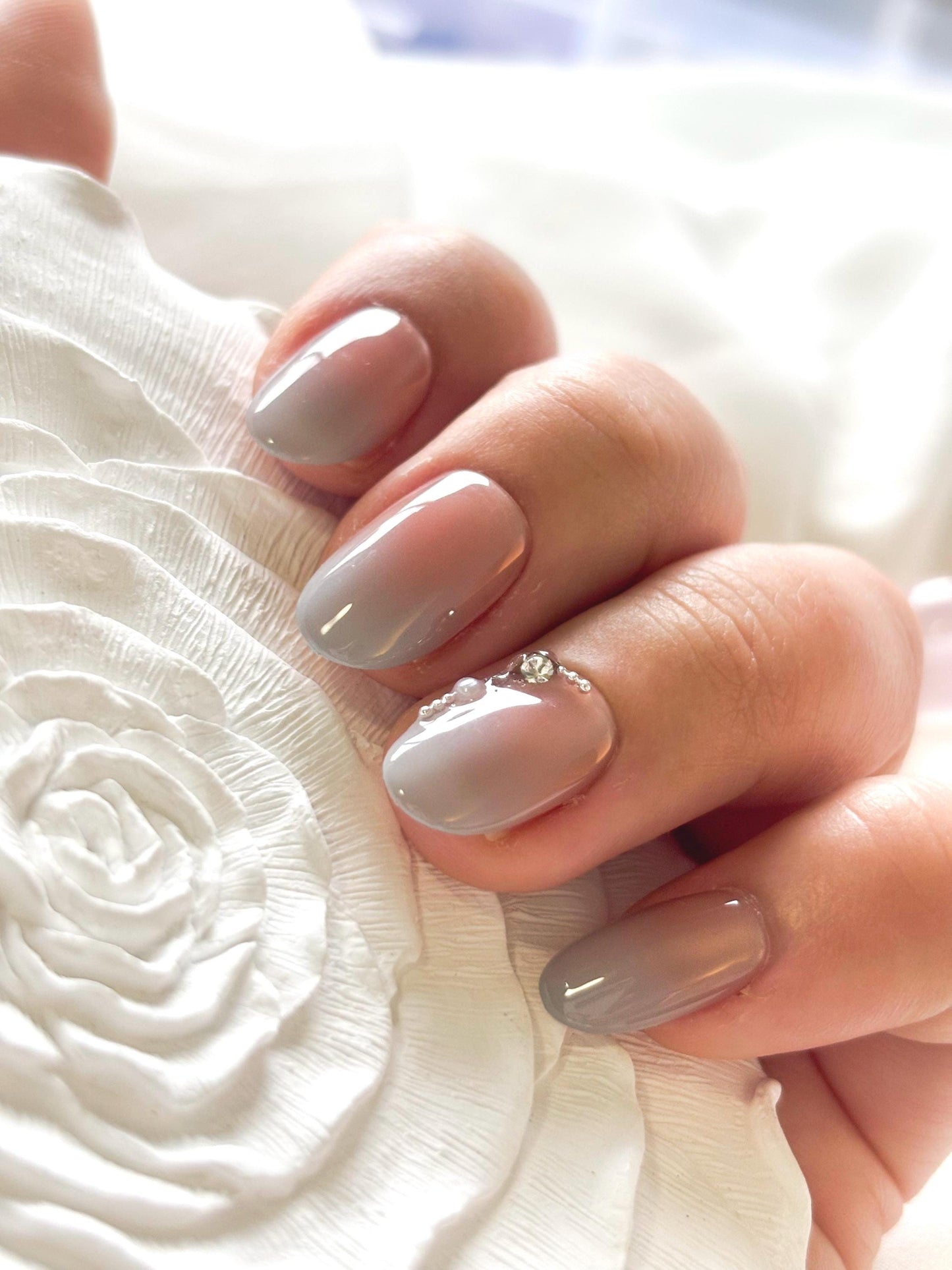 Timeless Veil – Elegant Grey-Blue & Light Pink Ombre Press-On Nails with Zircon Corners | Soft Reusable Gradient Nail Set