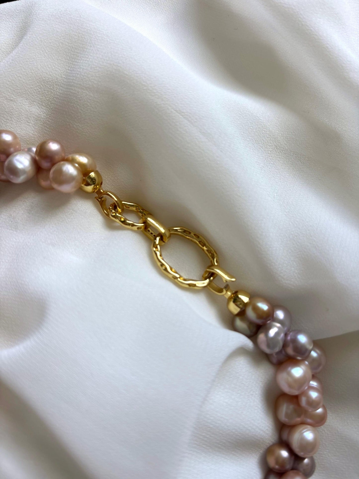Florist style 3 color baroque natural pearls vivid necklace (AA luster)
