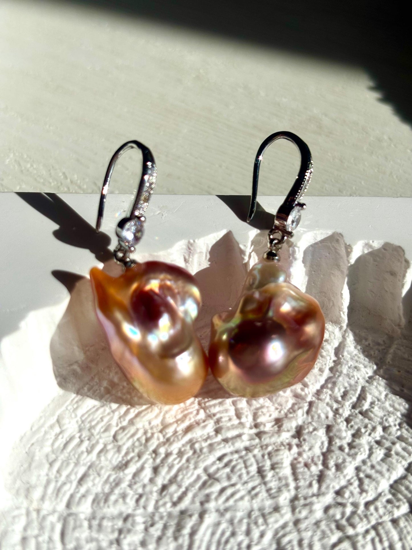 Ember Tide – Sunset Baroque Pearl Earrings