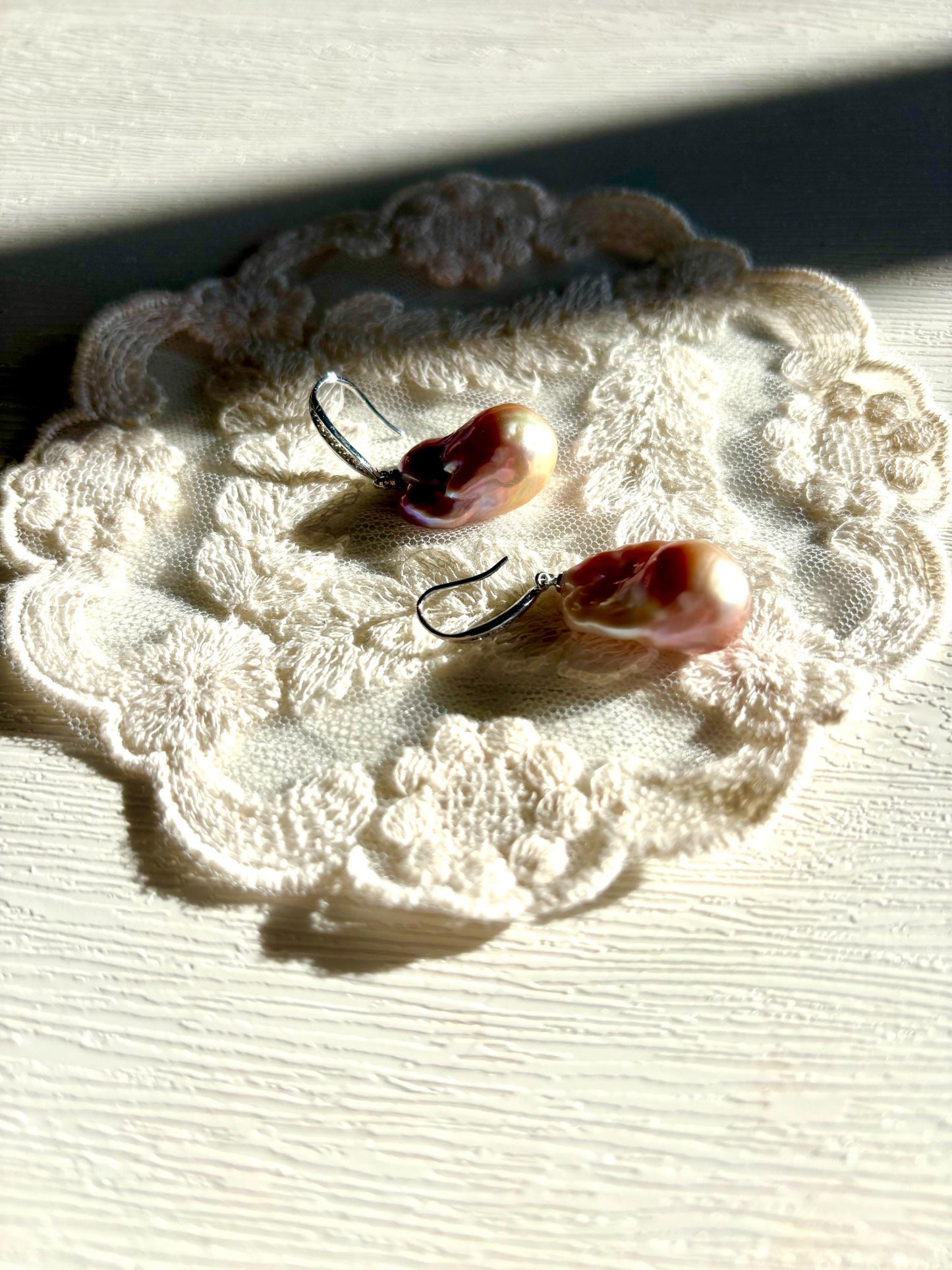 Tidal Bloom – Fishtail Baroque Pearl Earrings