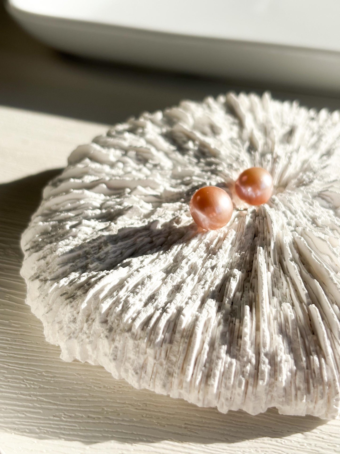 Ember Drizzle – Soft Orange Glow Pearl Stud Earrings