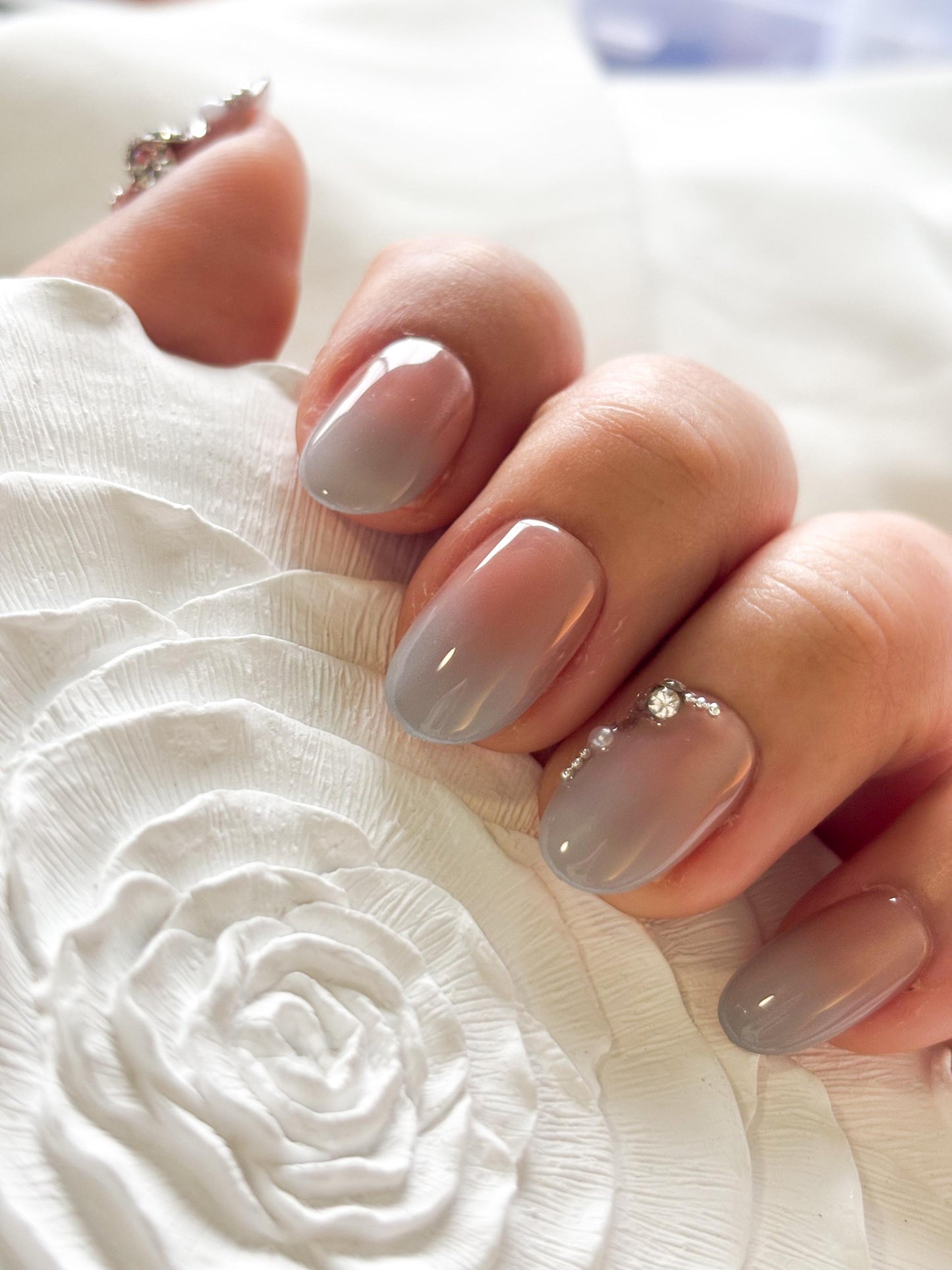 Timeless Veil – Elegant Grey-Blue & Light Pink Ombre Press-On Nails with Zircon Corners | Soft Reusable Gradient Nail Set