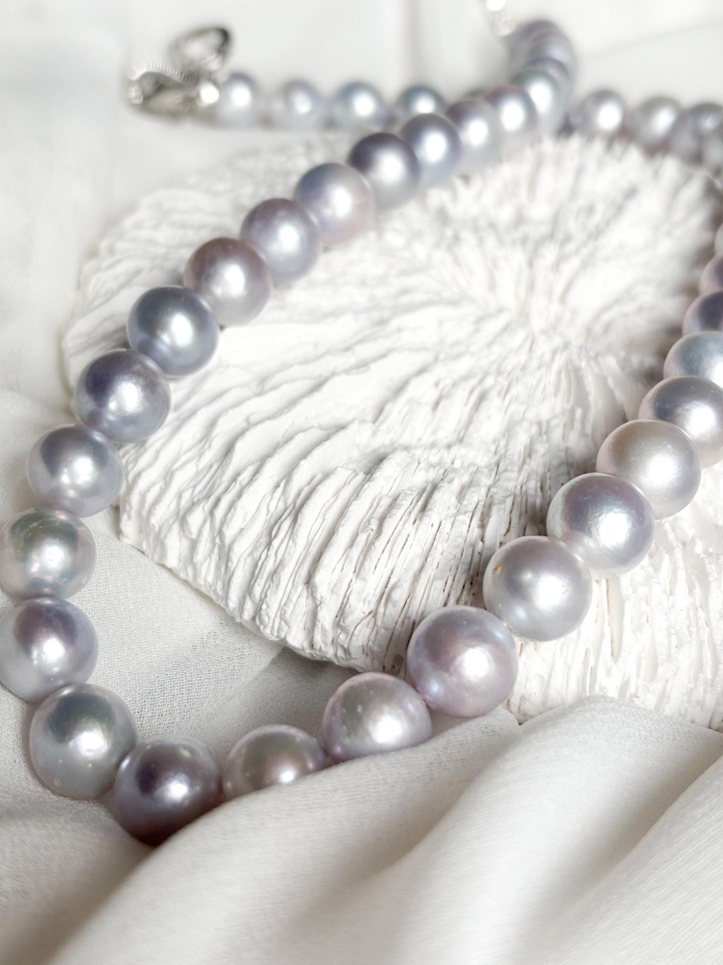 Stone Moon – Grey Pearl Necklace & Stud Earrings Set – Natural Beauty, Quiet Strength