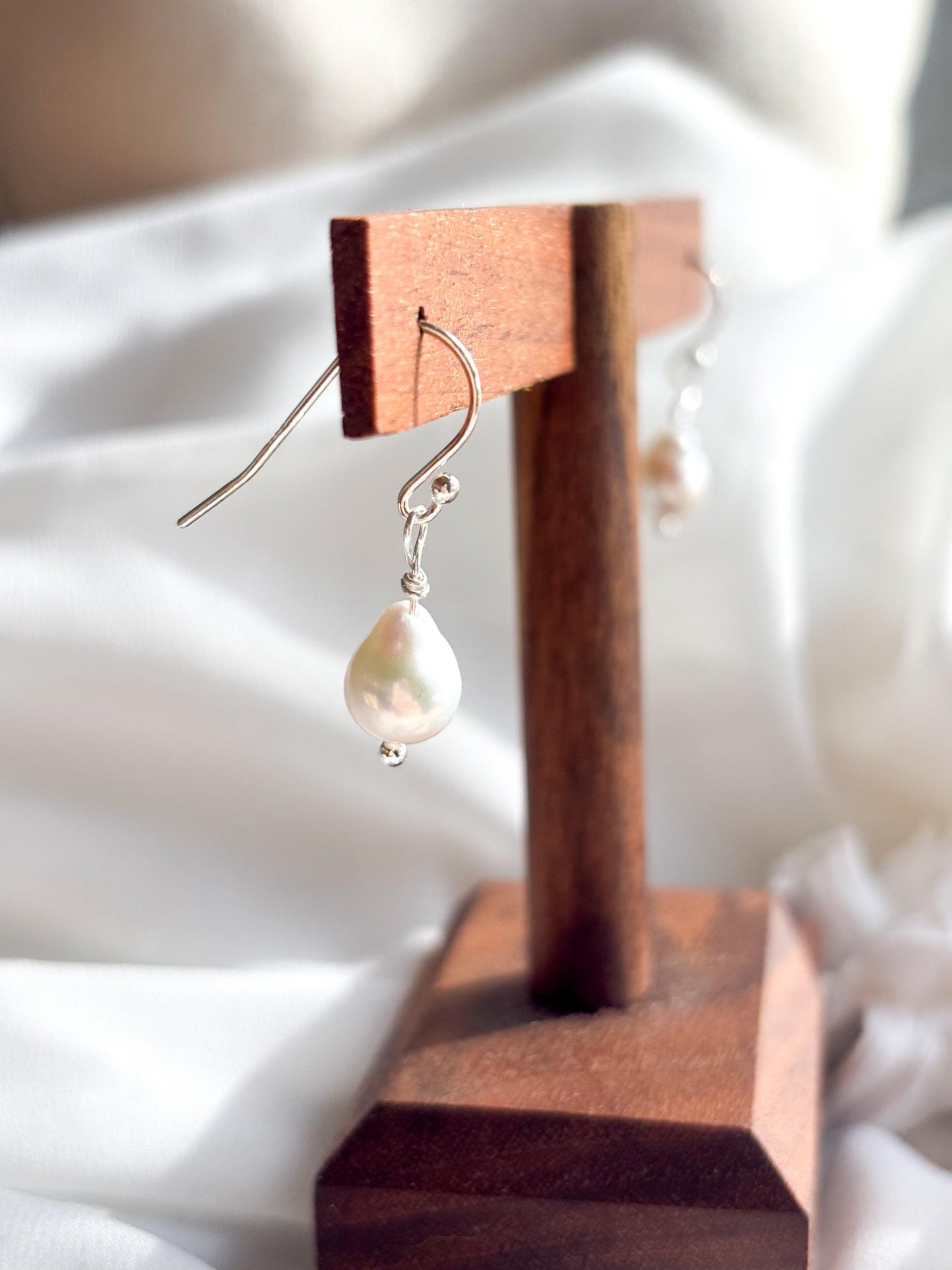 Pearl Whispers – White Baroque Pearl Earrings