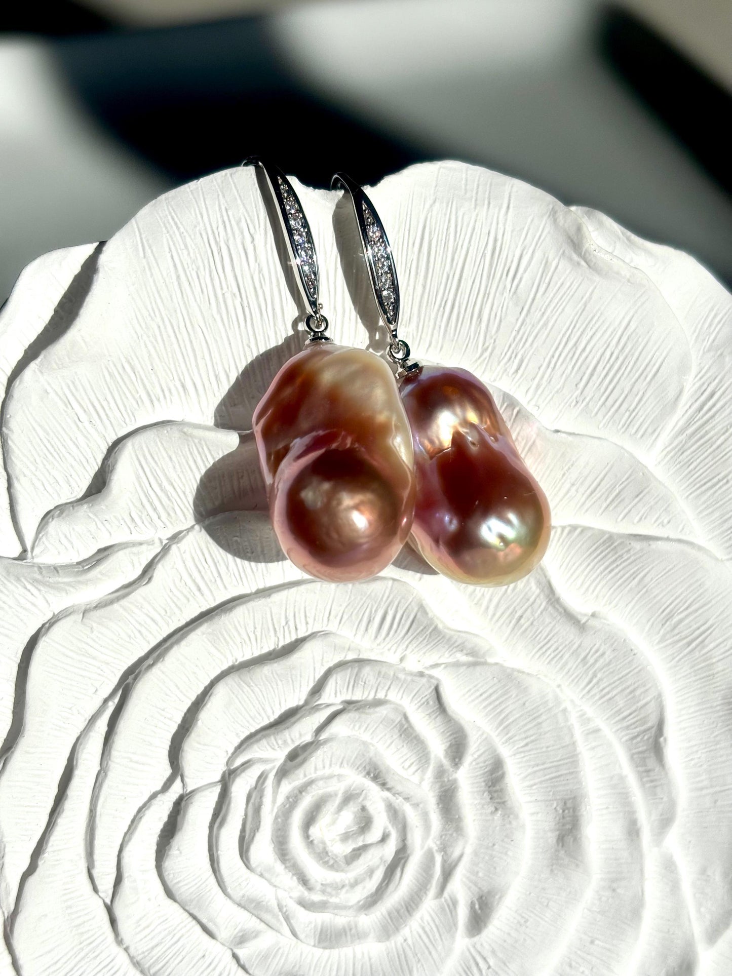 Tidal Bloom – Fishtail Baroque Pearl Earrings