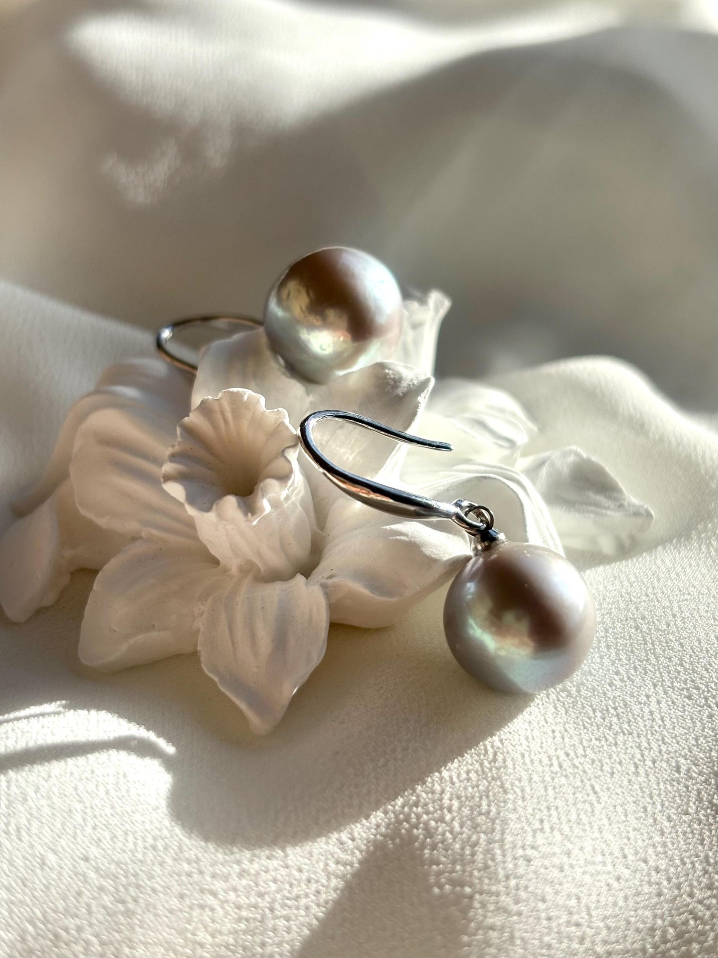 Silver Fern – 11mm Grey Baroque Pearl Drop Earrings