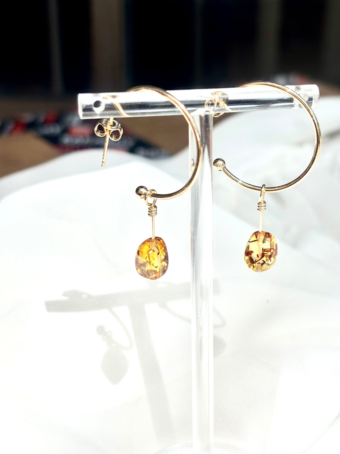 Golden Glow – Natural Floating Flower Amber Hoop Earrings