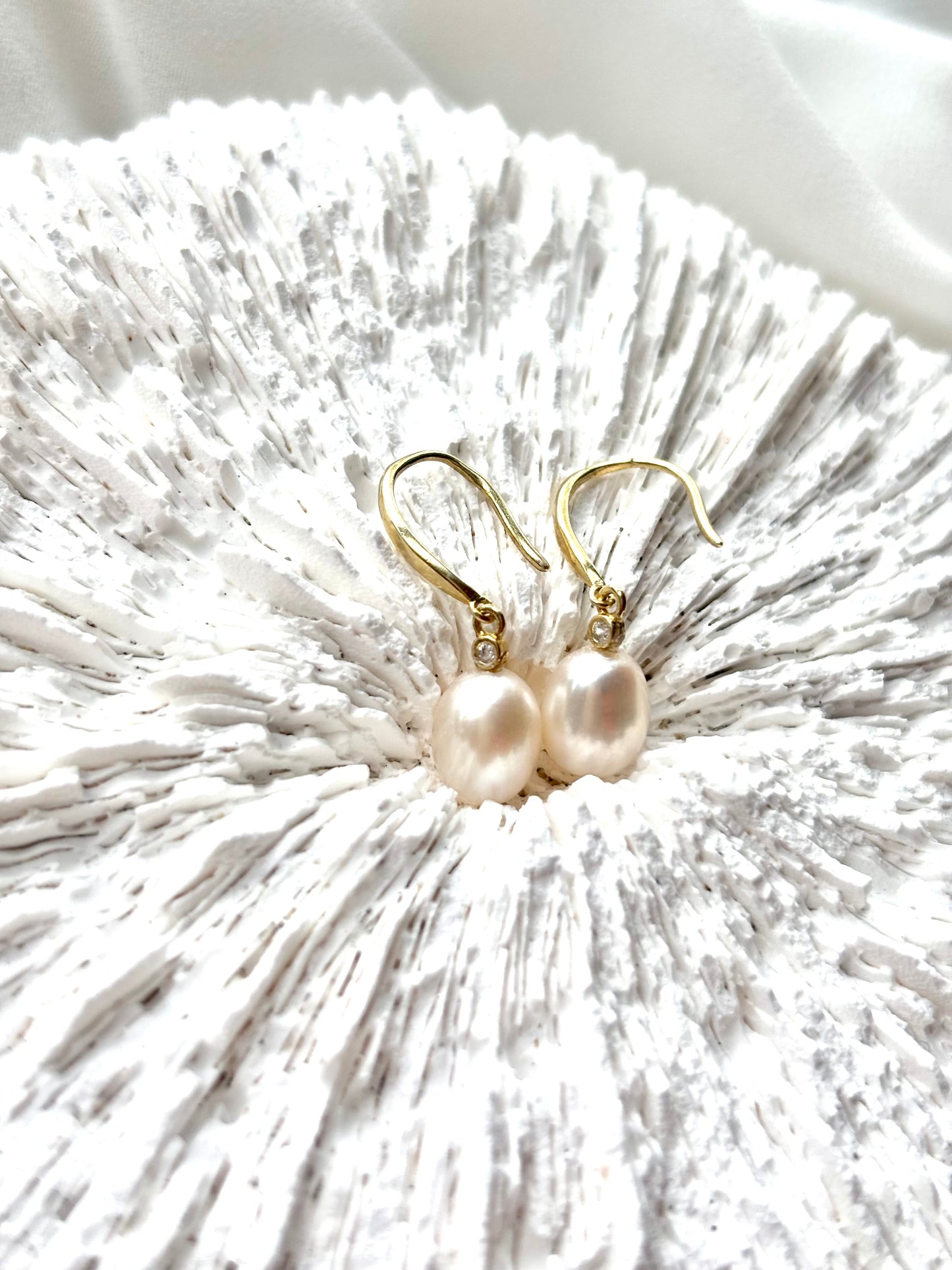 Moonwater Bloom – Freshwater Pearl Minimalist Earrings (Rose Gold / Gold / Silver Available)