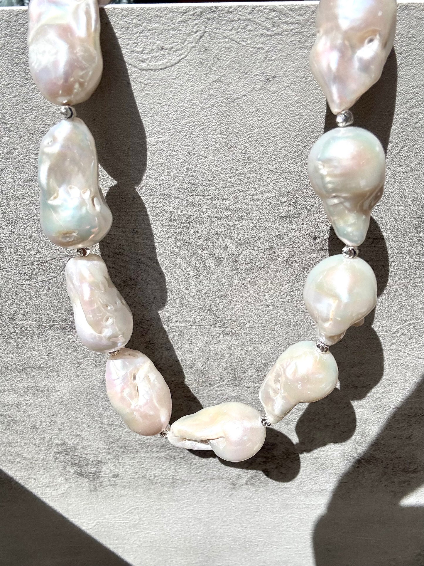 White Camellia Veil – Baroque Pearl Necklace