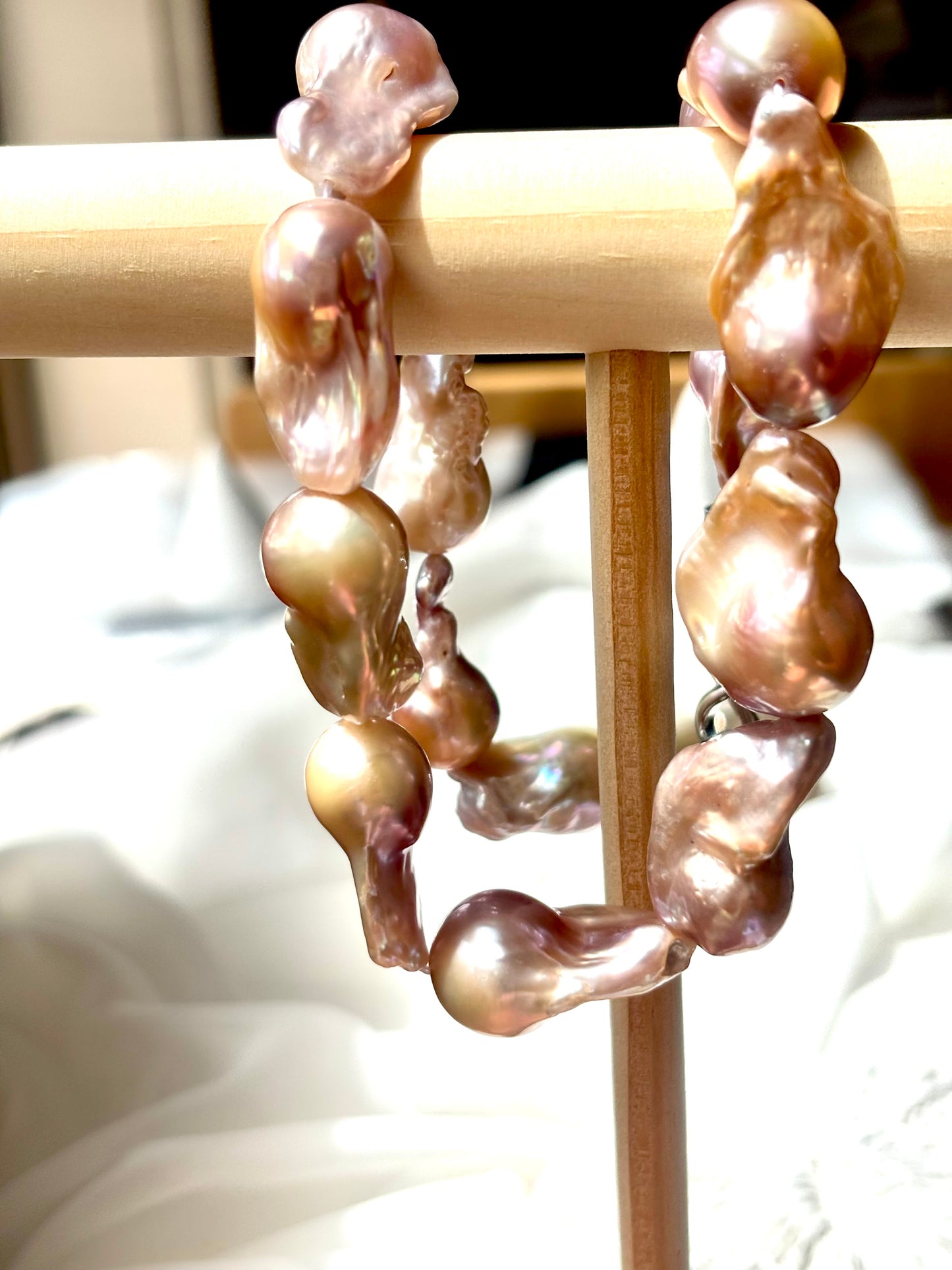 Iris Ember Bloom – Multicolor Baroque Pearl Necklace
