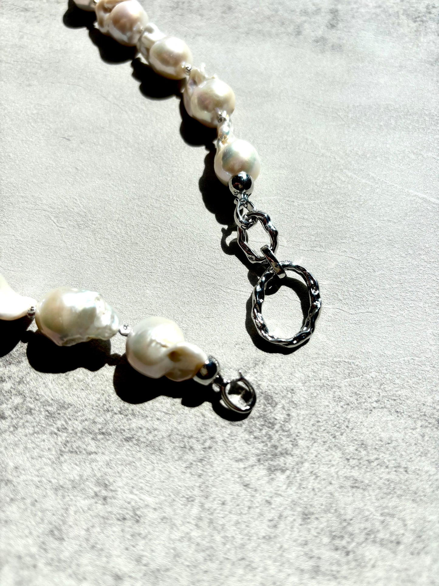 White Camellia Veil – Baroque Pearl Necklace